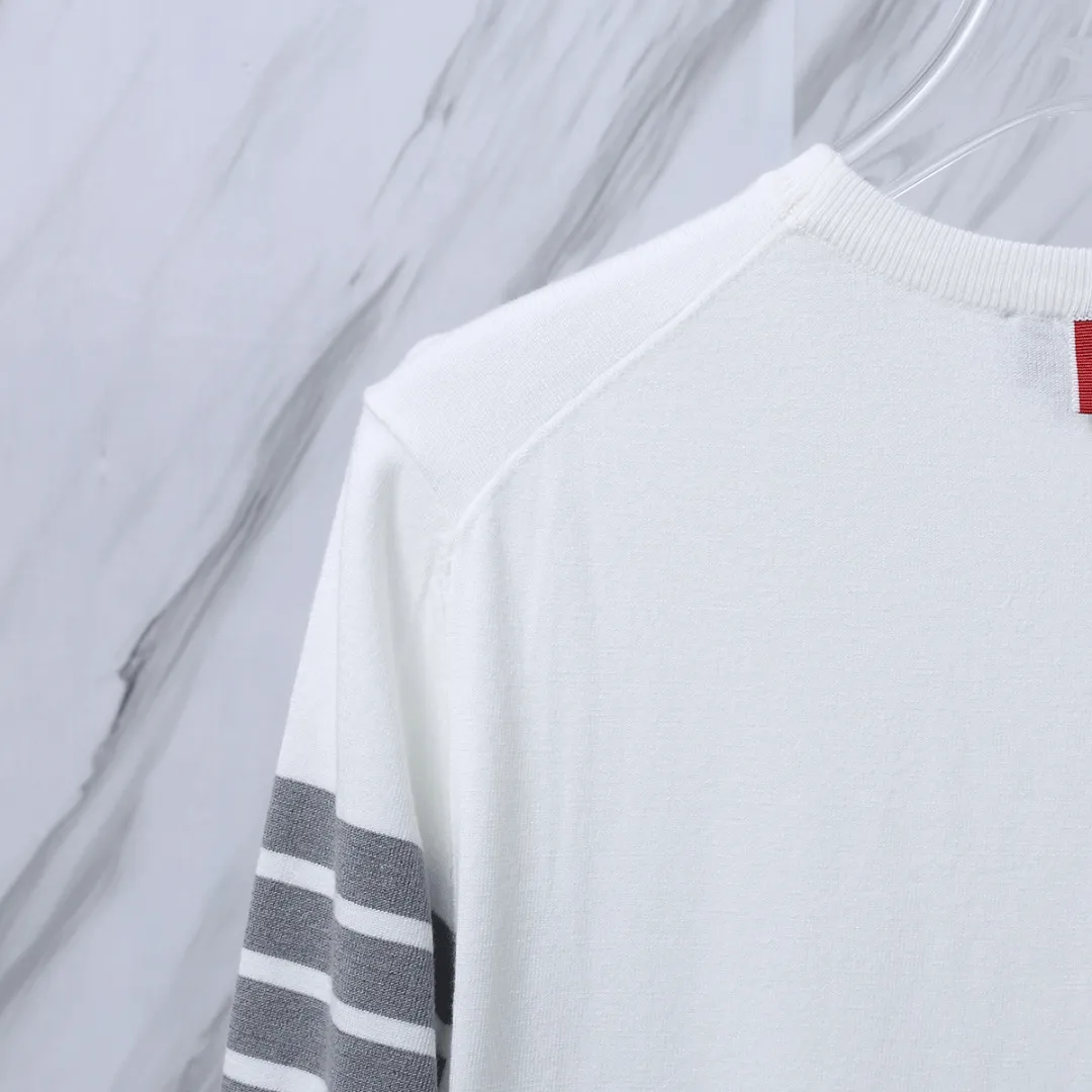 ：M 27（TB T ） THOM BROWNE TB T Classic Breathable Authentic Quality + Authentic + Same Style Size：0/1/2/3/4 ：White/Black/Navy Blue/Light Gray/Dark Gray